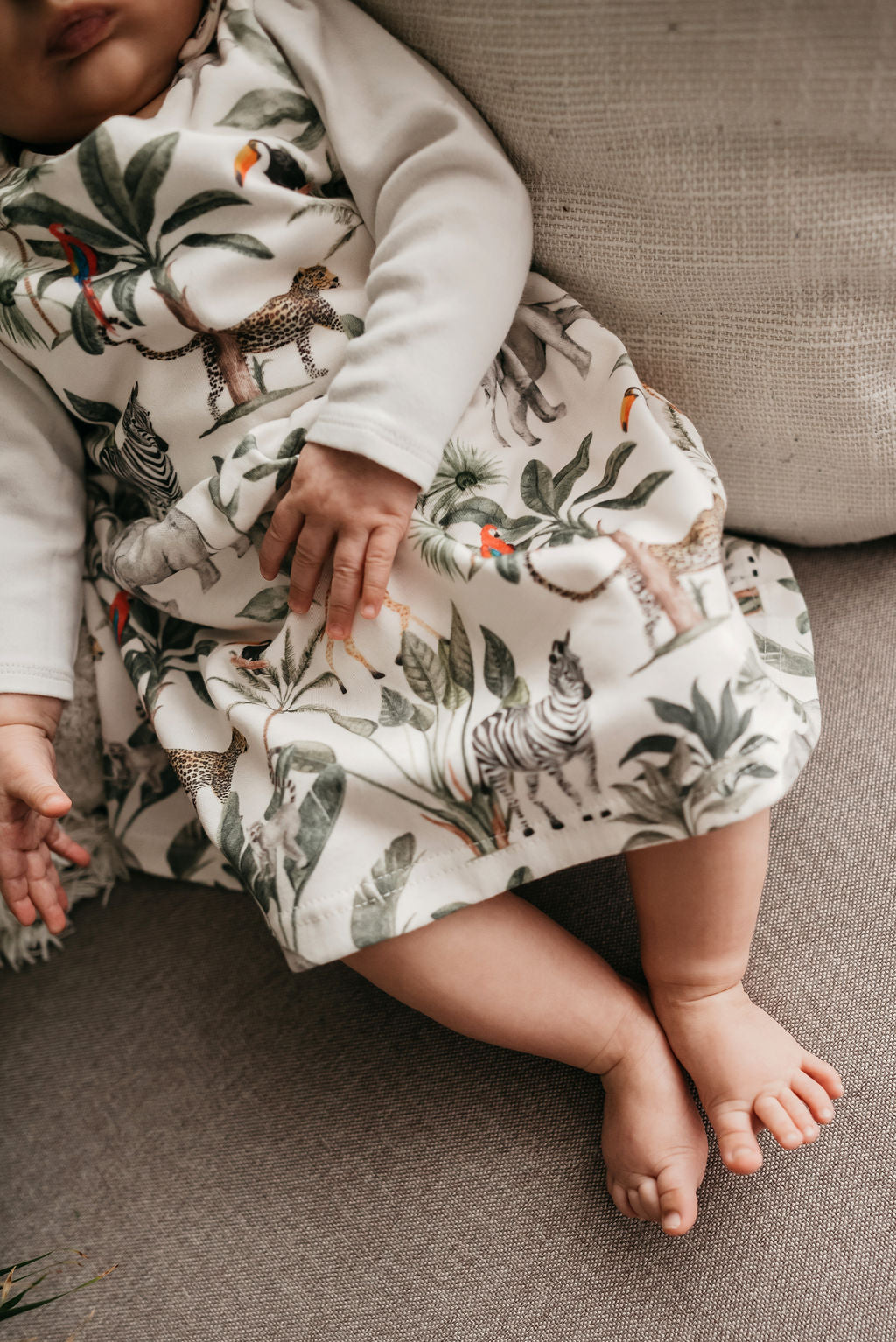 Set střihů na šaty, čelenku a body Little Sarah