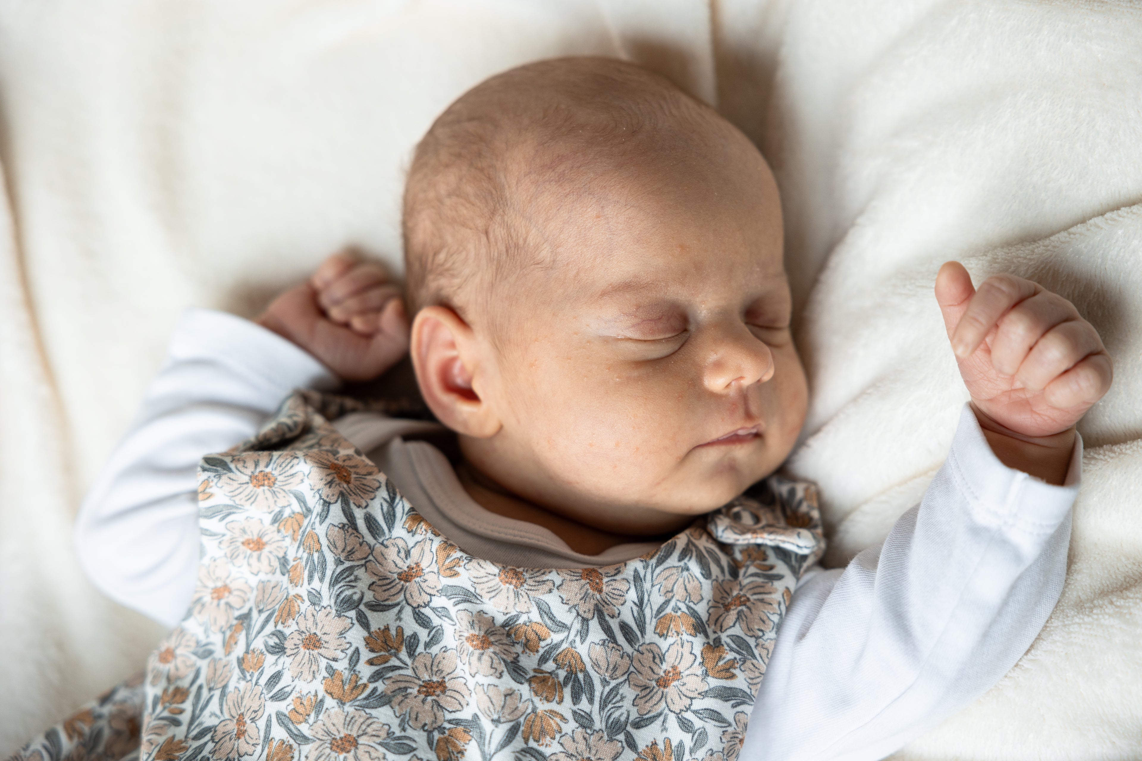 Dětské dupačky na druky s tlapičkami "Emily" 50 - 80 - PDF střih