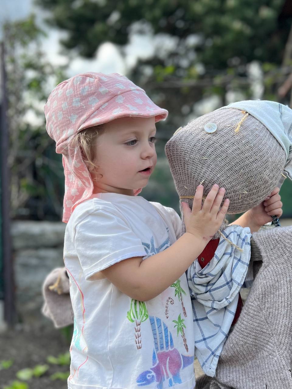 Střih na dětskou letní čepičku s kšiltem a saharou Jacob