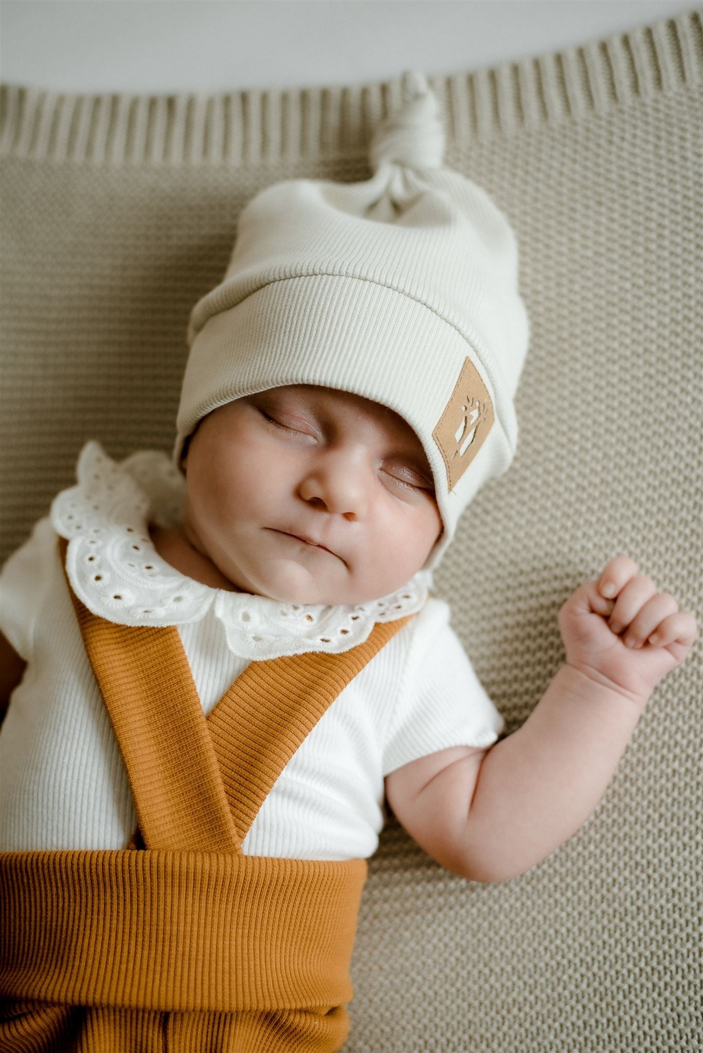 Střih na čepičku pro miminko s uzlíky "Mike" 0 - 2 roky - Šibabi.cz