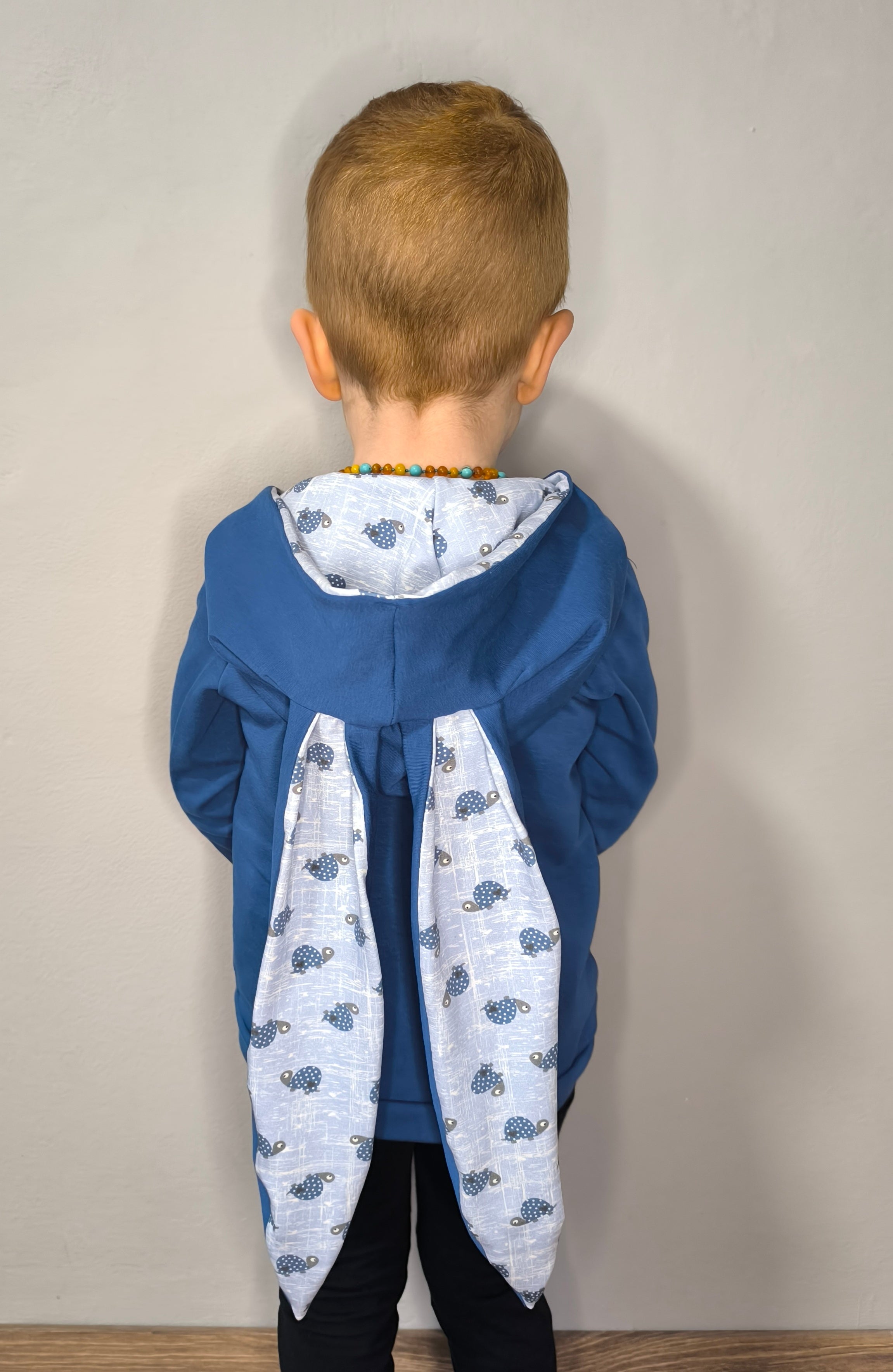 Střih na dětskou mikinu s oušky pro začátečníky "Aspen" - elektronický střih PDF