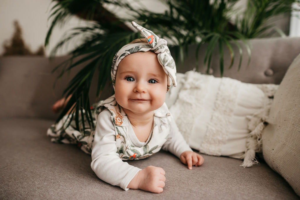 Set střihů na šaty, čelenku a body Little Sarah