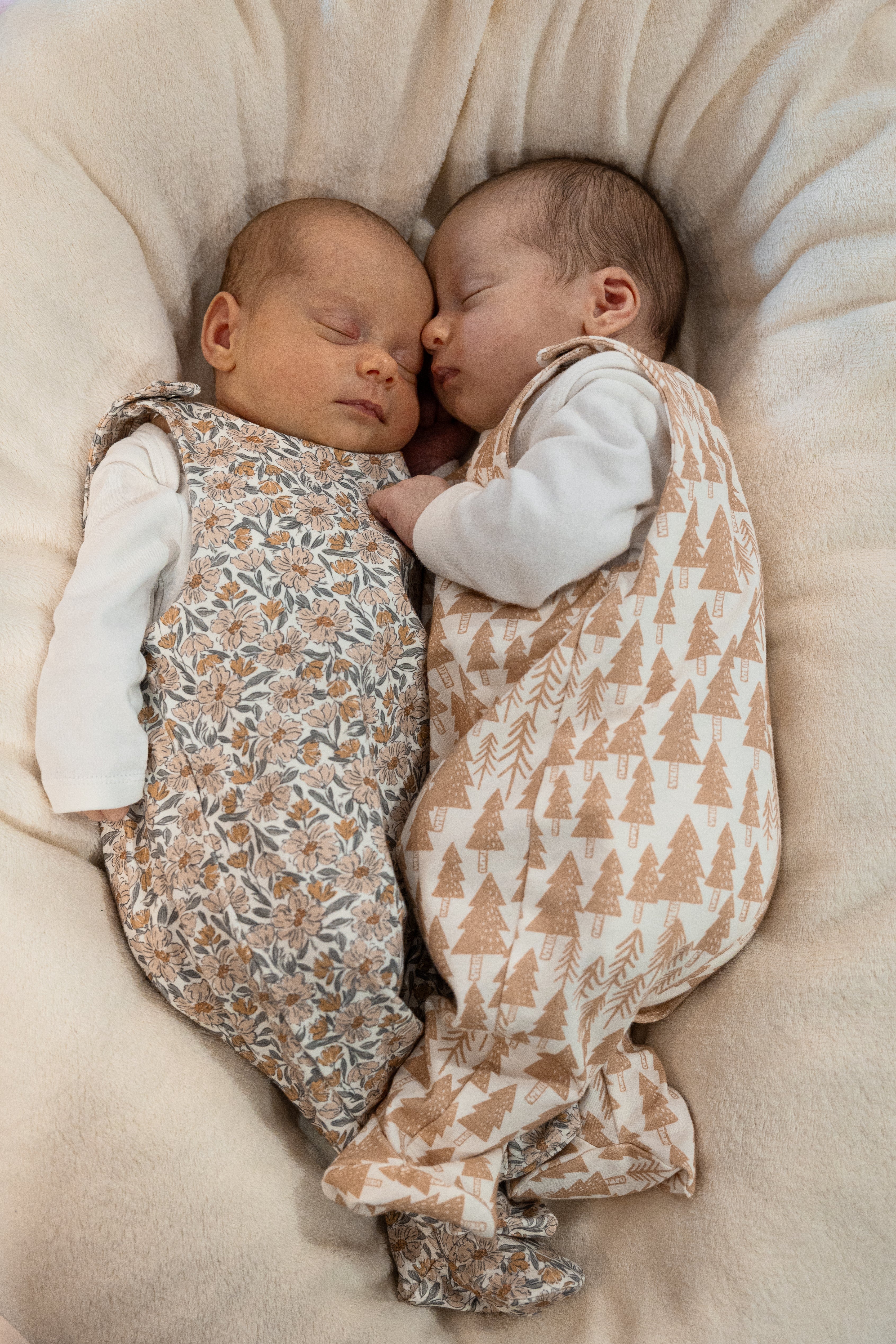 Dětské dupačky na druky s tlapičkami "Emily" 50 - 80 - PDF střih