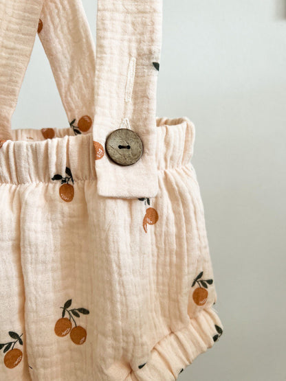 PDF střih na dětské šortky s laclem na knoflíčky "Joss"