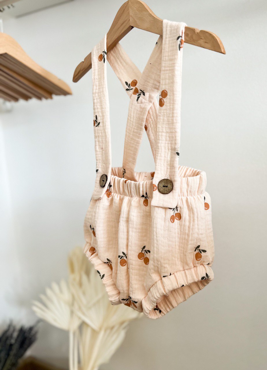 PDF střih na dětské šortky s laclem na knoflíčky "Joss"