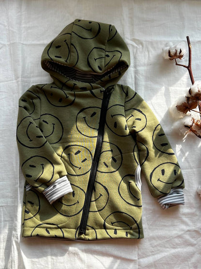 PDF střih na dětskou mikinu s kapucí a šikmým zipem "SMILE" - 62-164