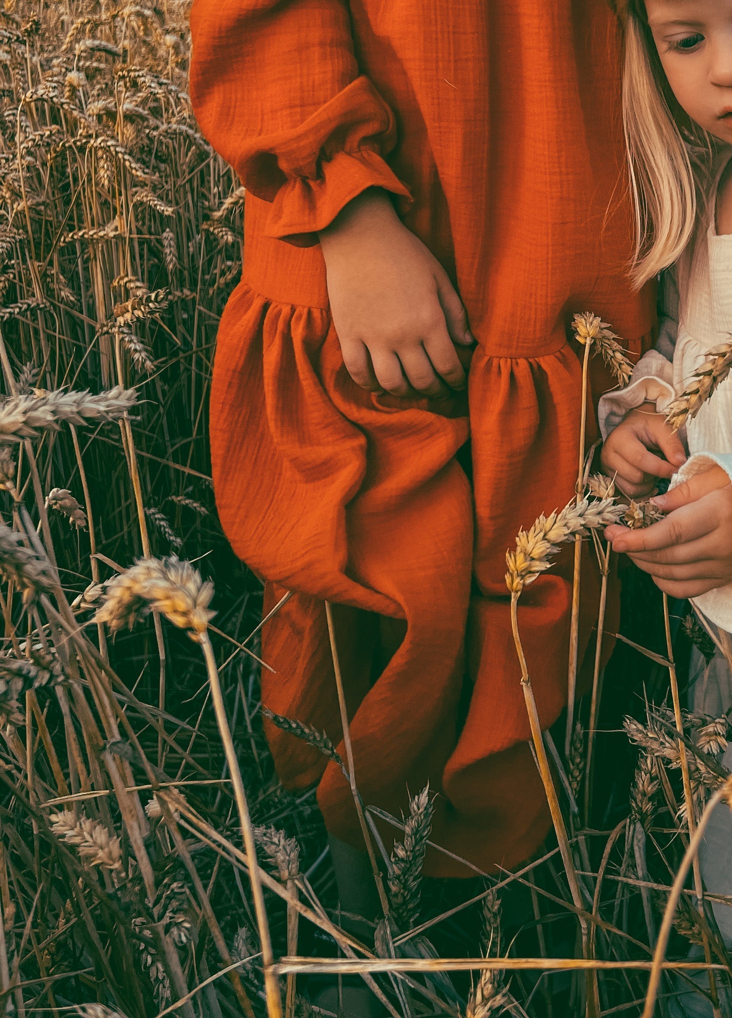 Střih na dětské mušelínové šaty "Romance" - 80 - 134 - Šibabi.cz