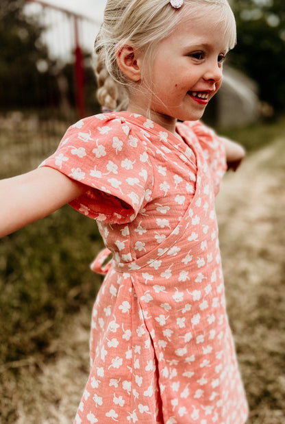 Střih na zavinovací dětské šaty " Chloe" - 56 - 140 - Šibabi.cz