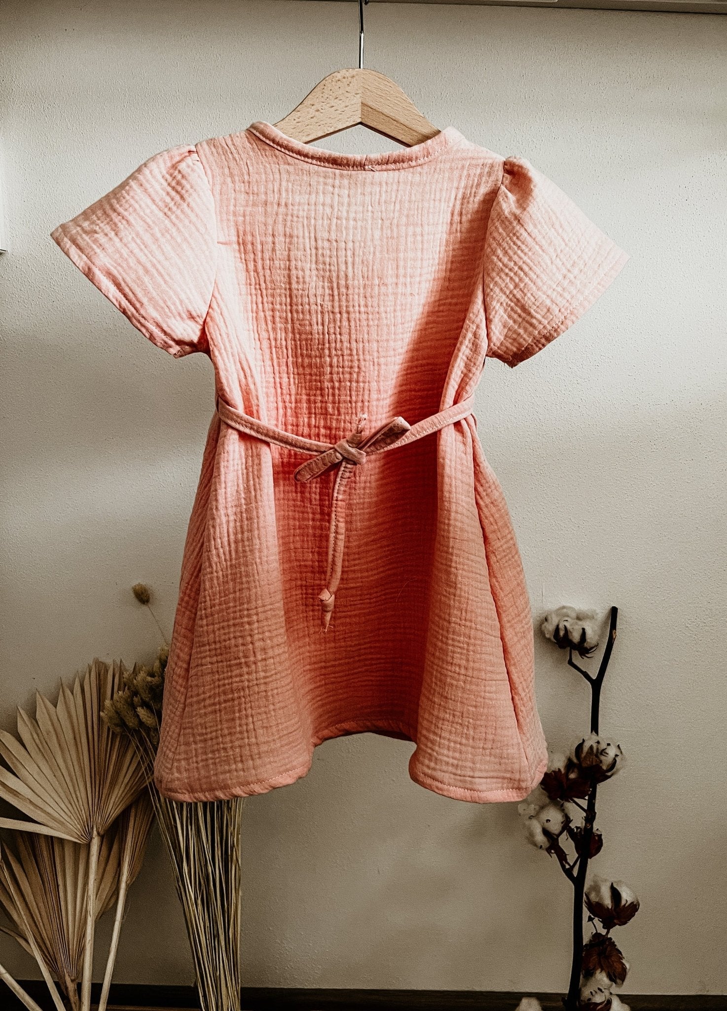 Střih na zavinovací dětské šaty " Chloe" - 56 - 140 - Šibabi.cz